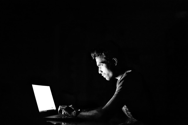 hacking-2903156_640 computer hacker